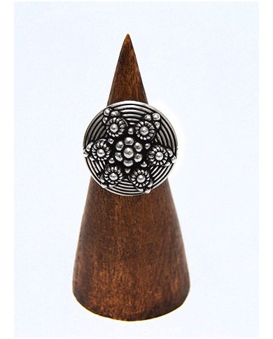 Anillo plata Flor ancestral Repujada