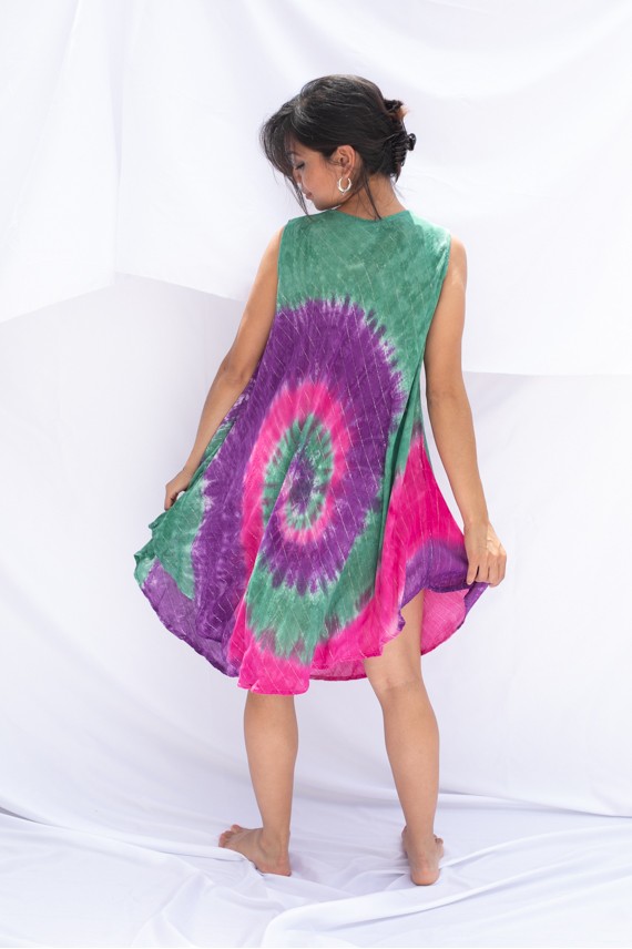 Vestido fluído de corte paraguas en tejido de viscosa y crepé