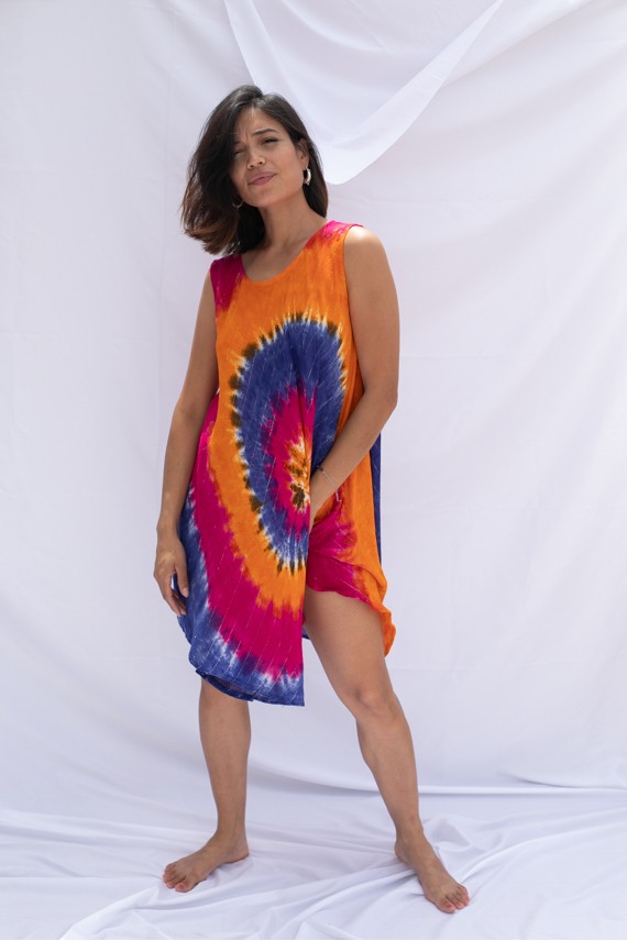 Vestido fluído de corte paraguas en tejido de viscosa y crepé