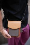 Bolso Brad unisex Sling by Soruka Camel