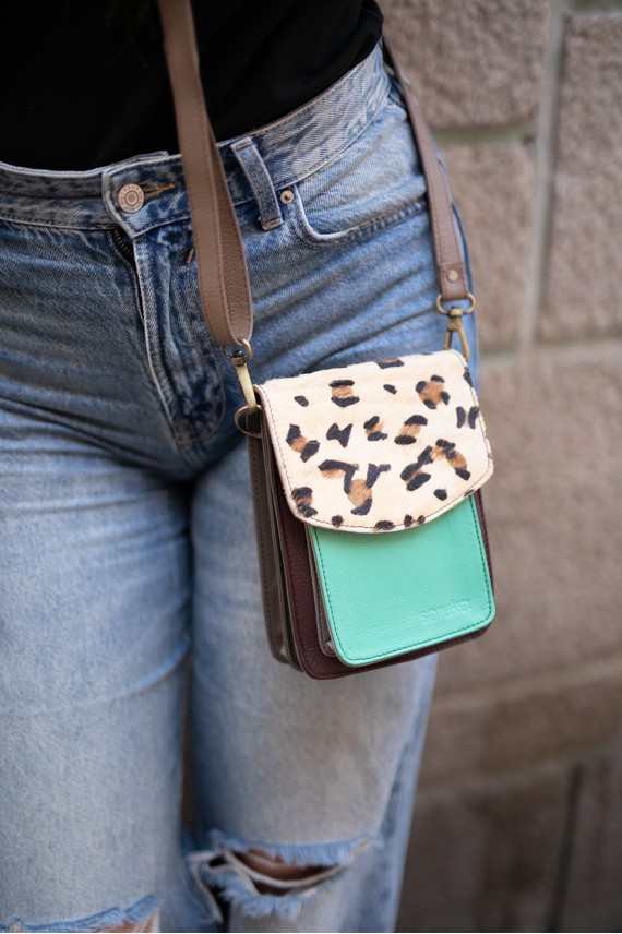 Bolso Aiko Animal Print by Soruka Verde Bolso Aiko Animal Print by Soruka Verde