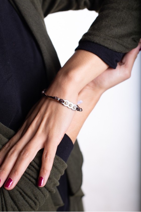 Pulsera Cuero Zamak Perlas Incrustadas Tusa
