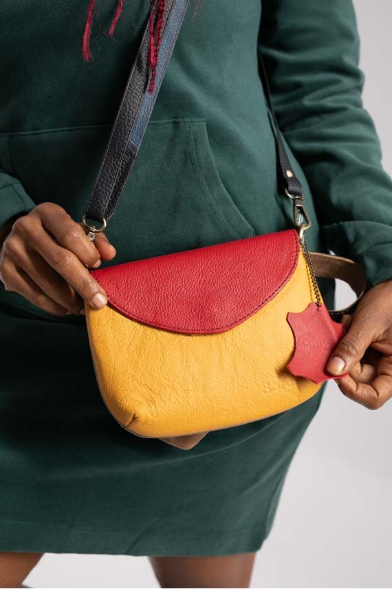 Bolso Riñonera Carol lisa by Soruka C Bolso Riñonera Carol lisa by Soruka C