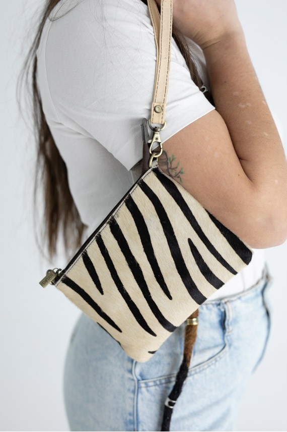 Bolso Cartera Shaak Animal Print cebra By Soruka Bolso Cartera Shaak Animal Print cebra By Soruka