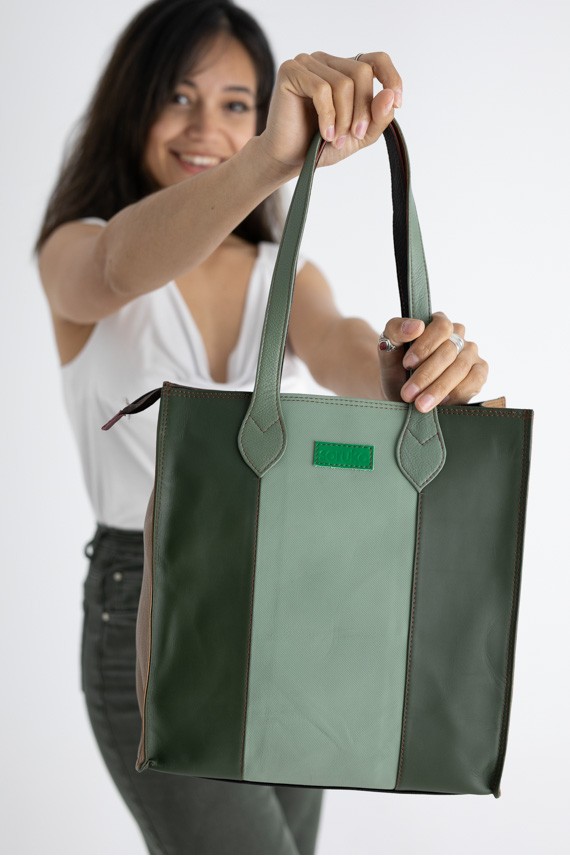Bolso Giselle Shoulder Reversible by Soruka Marrón & Verde Bolso Giselle Shoulder Reversible by Soruka Marrón & Verde