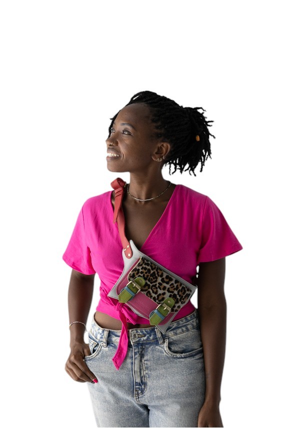 Riñonera Alexis Print Leopardo Rosa by Soruka