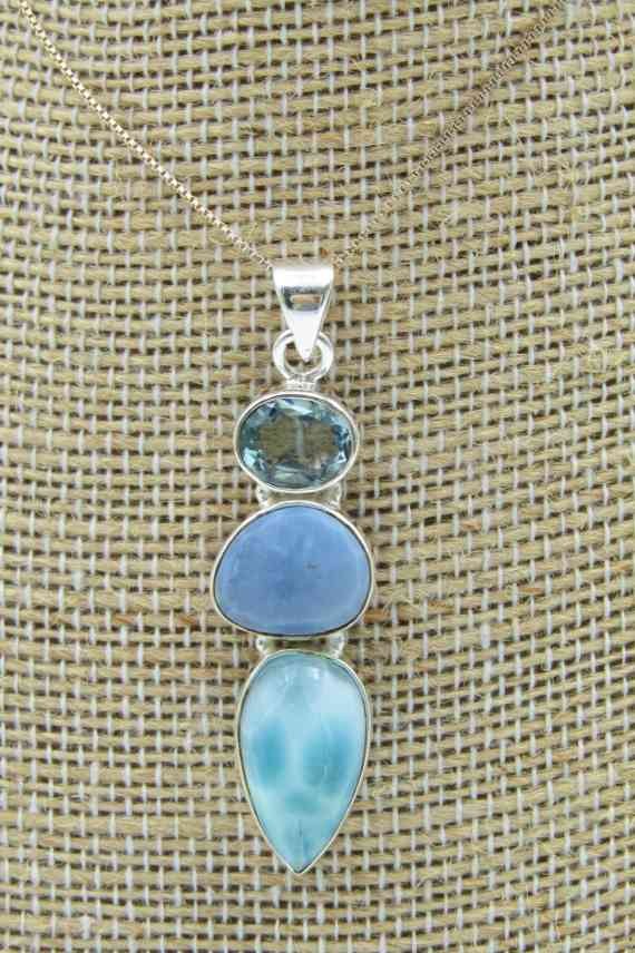 Colgante Bahari – Plata de Ley y Piedras Naturales Colgante Bahari – Plata de Ley y Piedras Naturales