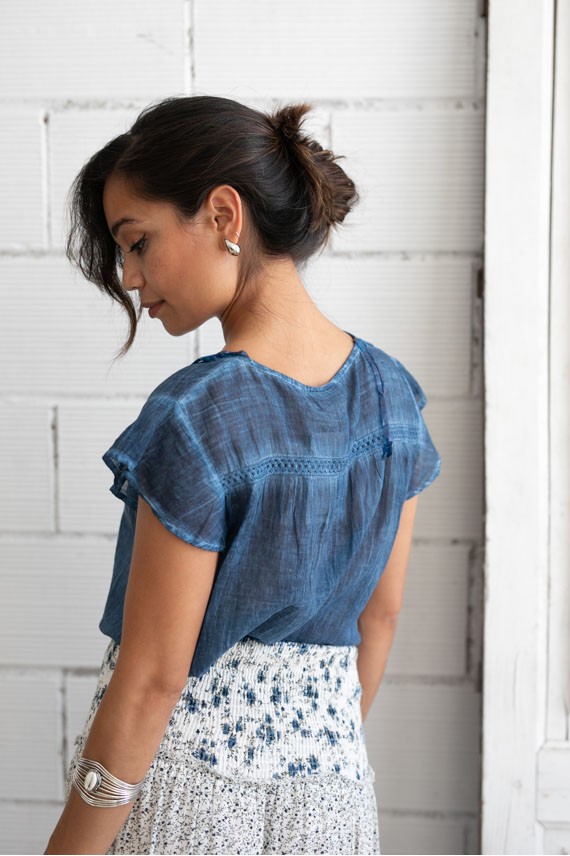 Blusa boho algodón con encaje.