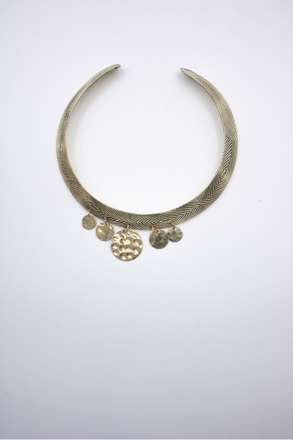 Choker Rígido Étnico con Colgantes Choker Rígido Étnico con Colgantes