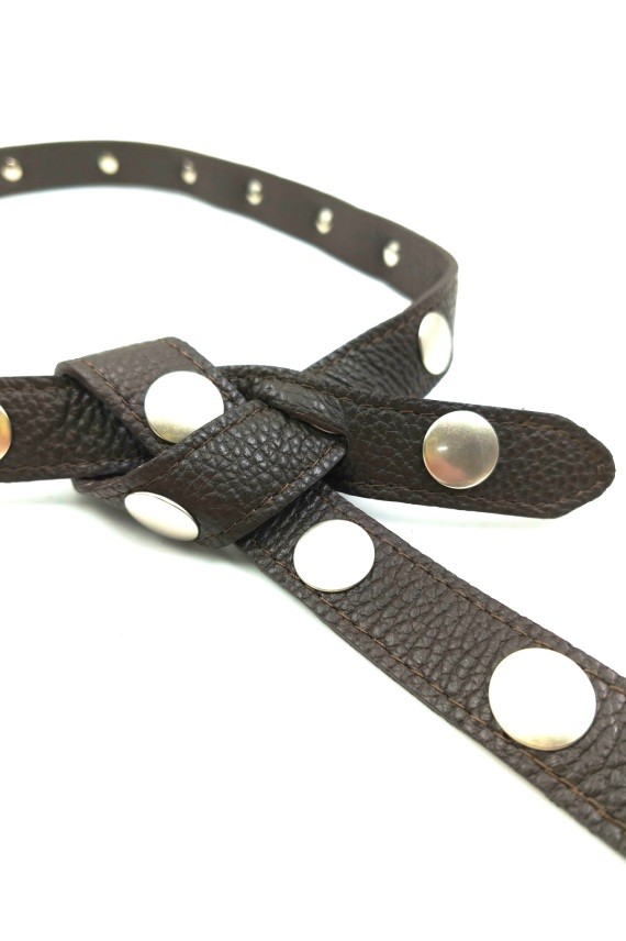Cinturón lazo de piel con tachuelas metálicas Samarkanda
