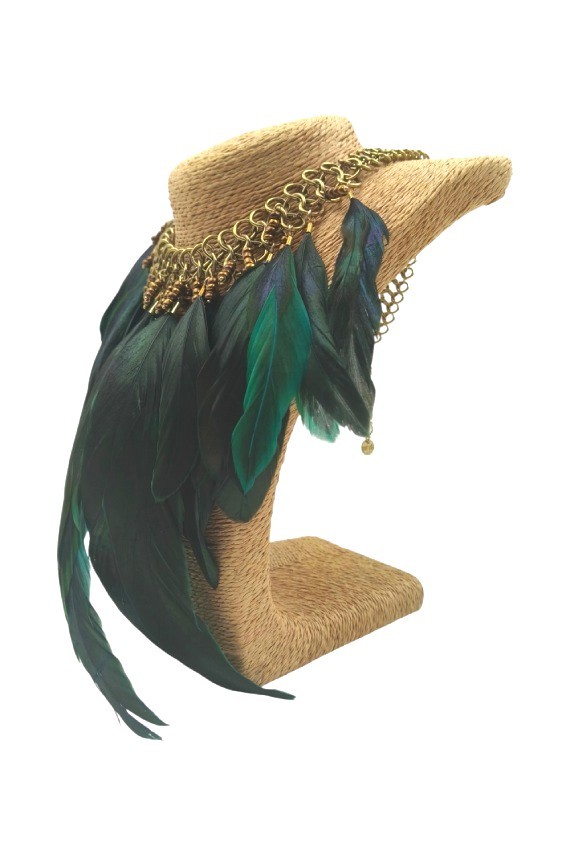 Collar Cadena y Plumas Verdes Shuar Collar Cadena y Plumas Verdes Shuar