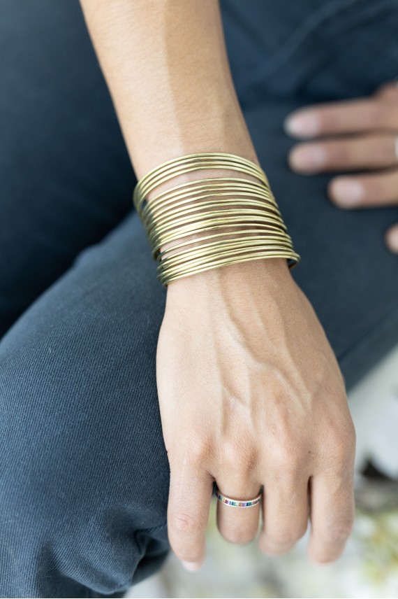 Brazalete dorado de aros finos