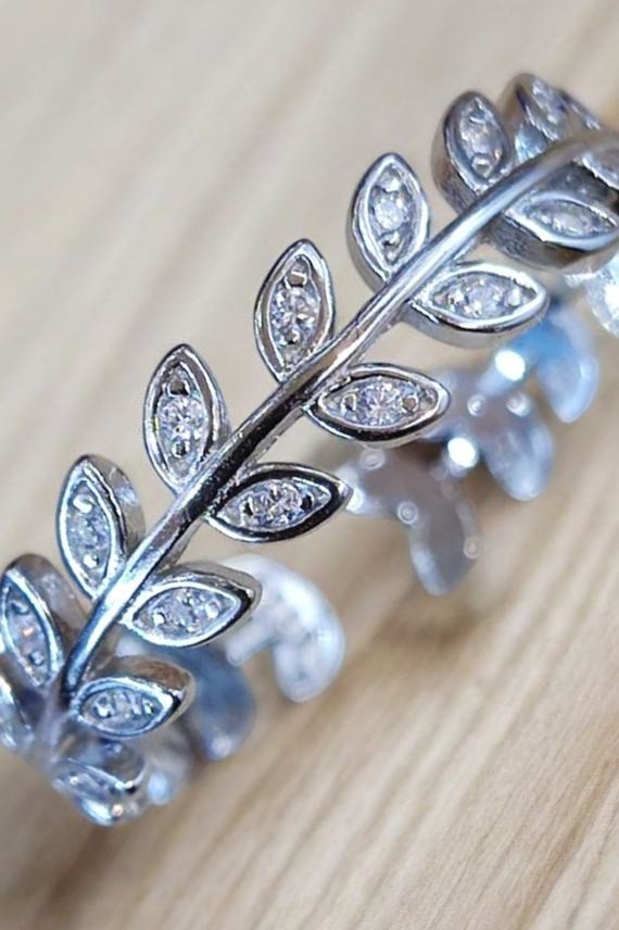 Anillo boho chic en plata de ley inspirado en la rama de olivo Samarkanda