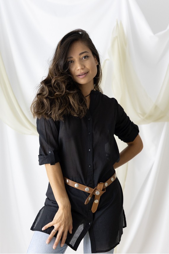 Cinturón lazo de piel con tachuelas