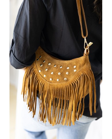 Bolso Tachuelas y Flecos Kila