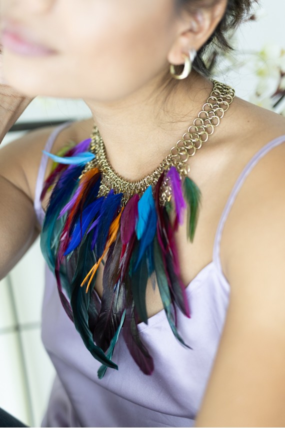 Collar Cadena y Plumas Multicolor Shuar Collar Cadena y Plumas Multicolor Shuar