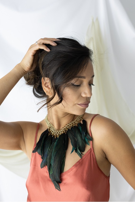 Collar Cadena y Plumas Verdes Shuar Collar Cadena y Plumas Verdes Shuar