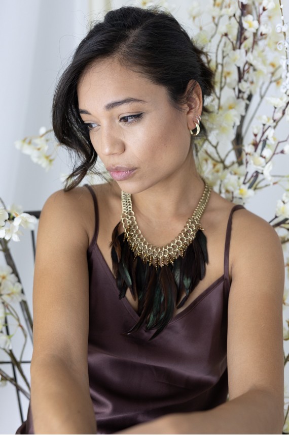 Collar Cadena y Plumas Marrones Shuar Collar Cadena y Plumas Marrones Shuar