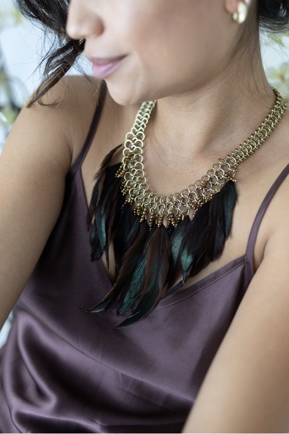 Collar Cadena y Plumas Marrones Shuar Collar Cadena y Plumas Marrones Shuar