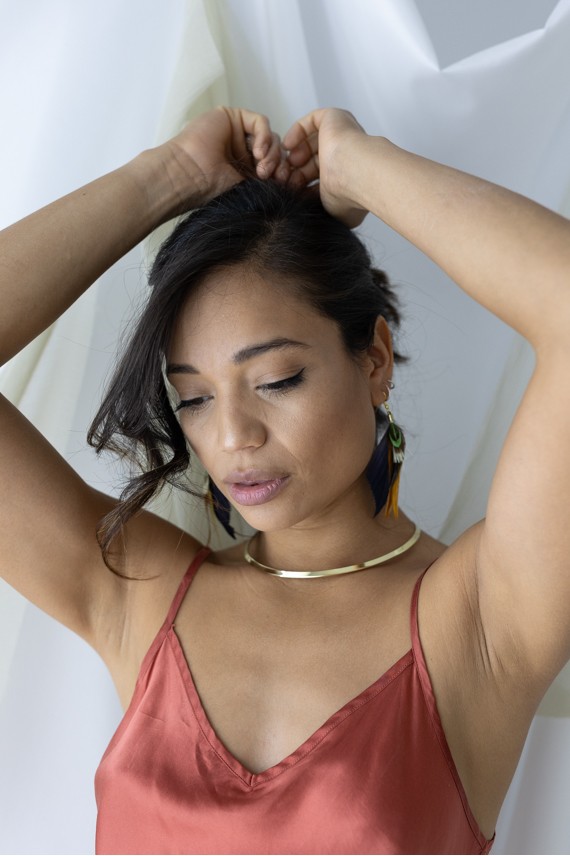 Choker boho minimalista metálico color dorado o plateado, diseño liso, abierto y ajustable, estilo boho chic Samarkanda. Choker boho minimalista metálico color dorado o plateado, diseño liso, abierto y ajustable, estilo boho chic Samarkanda.