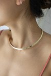 Choker boho minimalista metálico color dorado o plateado, diseño liso, abierto y ajustable, estilo boho chic Samarkanda.
