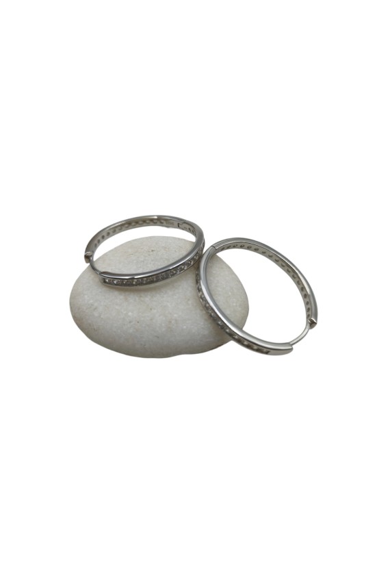 Pendientes aro en plata de ley con circonitas engastadas, diseño elegante y minimalista, cierre segmentado, Samarkanda. Pendientes aro en plata de ley con circonitas engastadas, diseño elegante y minimalista, cierre segmentado, Samarkanda.