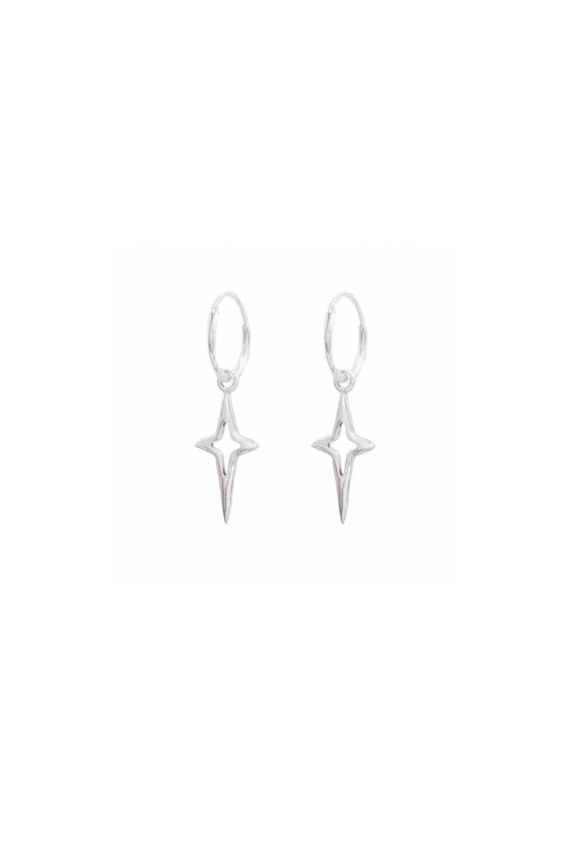Pendientes aro de plata con estrella calada colgante, diseño boho minimalista y artesanal, Samarkanda. Pendientes aro de plata con estrella calada colgante, diseño boho minimalista y artesanal, Samarkanda.