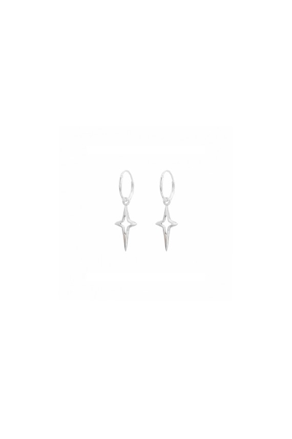 Pendientes aro de plata con estrella calada colgante, diseño boho minimalista y artesanal, Samarkanda. Pendientes aro de plata con estrella calada colgante, diseño boho minimalista y artesanal, Samarkanda.