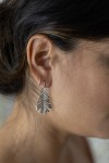 Pendientes en plata de ley con diseño de hoja de palmera articulada, estilo boho elegante y natural, Samarkanda.
