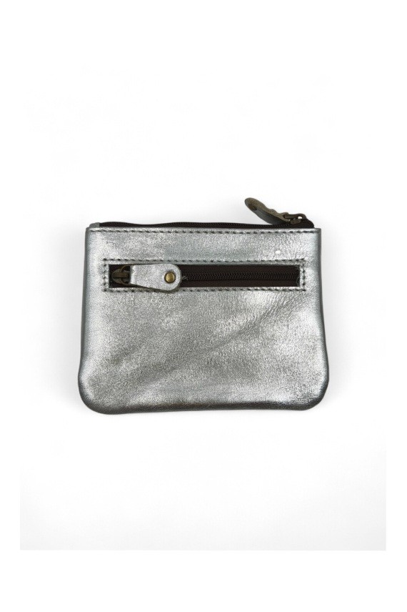 Monederos metálicos de piel reciclada en varios colores, diseño artesanal y sostenible de Samarkanda.