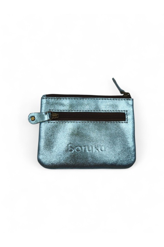 Monederos metálicos de piel reciclada en varios colores, diseño artesanal y sostenible de Samarkanda.