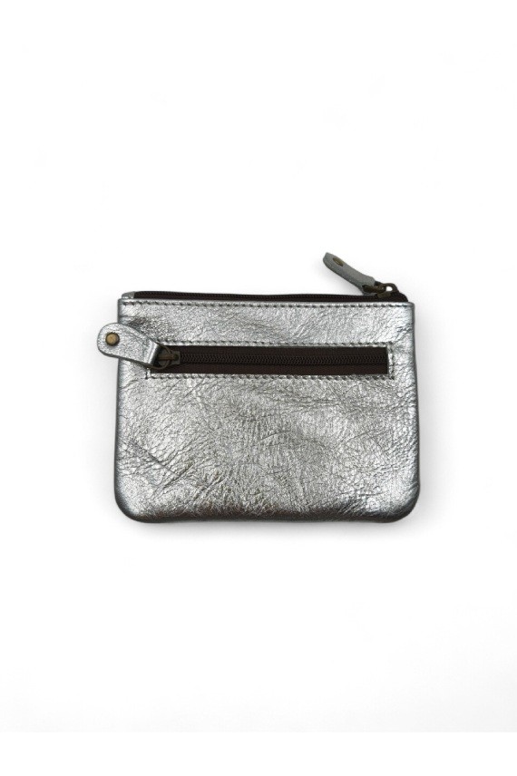 Monederos metálicos de piel reciclada en varios colores, diseño artesanal y sostenible de Samarkanda.