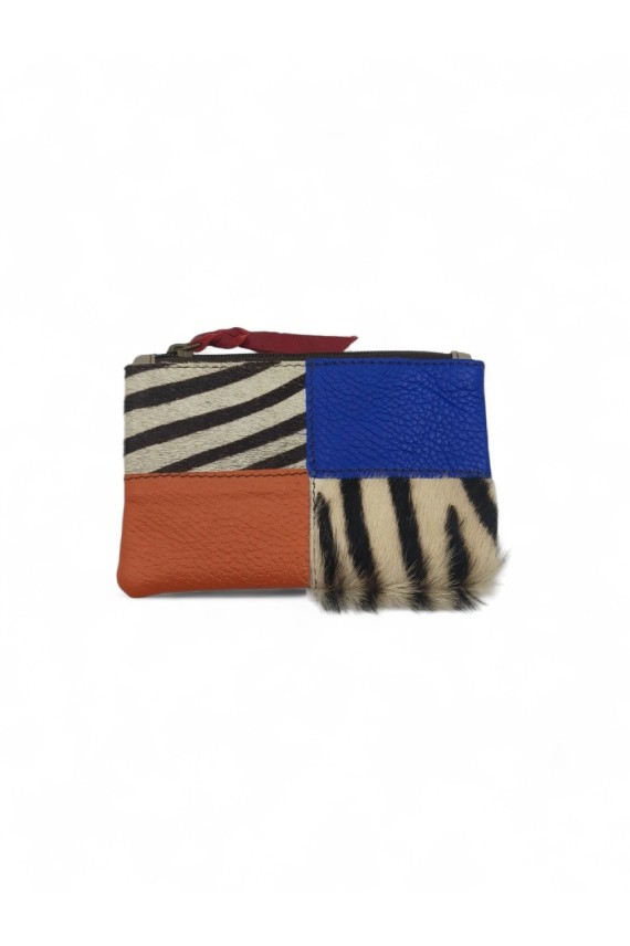 Monederos patchwork de piel reciclada con estampado animal print y colores vivos, diseño artesanal Samarkanda.