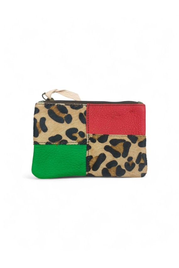 Monederos patchwork de piel reciclada con estampado animal print y colores vivos, diseño artesanal Samarkanda.