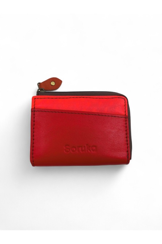 Monederos multicolor de piel reciclada con cremallera, diseño artesanal sostenible de Soruka para Samarkanda. Monederos multicolor de piel reciclada con cremallera, diseño artesanal sostenible de Soruka para Samarkanda.