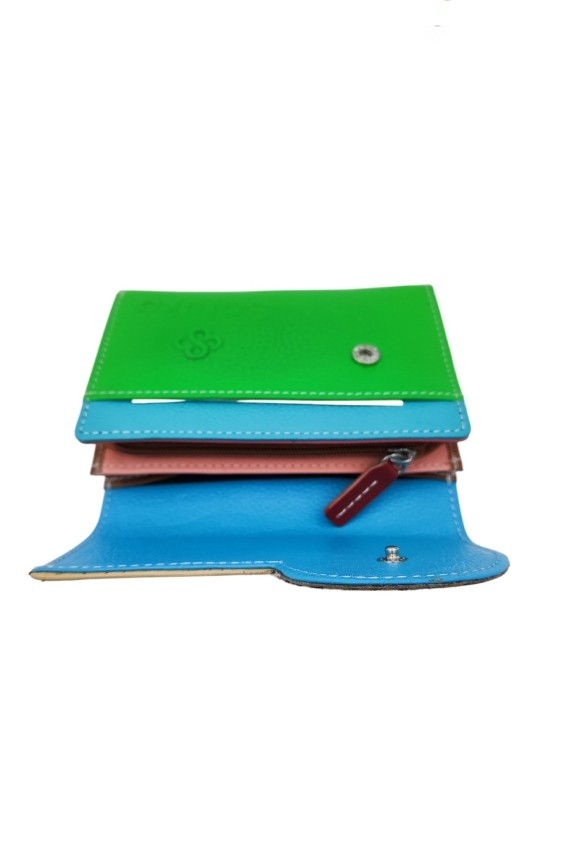 Carteras multicolor de piel reciclada Soruka con solapa animal print, diseño artesanal sostenible Samarkanda.