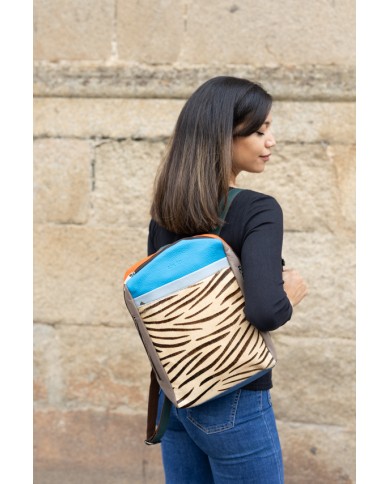 Bolso Mochila Cebra de piel reciclada by Soruka