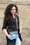 Bolso bandolera azul de piel sostenible con solapa animal print. hecho a mano por Soruka x Samarkanda. Bolso bandolera azul de piel sostenible con solapa animal print. hecho a mano por Soruka x Samarkanda.