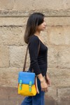 Bolso Mochila Freya amarillo y azul de piel sostenible y ecofriendly, diseño artesanal hecho a mano Soruka x Samarkanda. Bolso Mochila Freya amarillo y azul de piel sostenible y ecofriendly, diseño artesanal hecho a mano Soruka x Samarkanda.