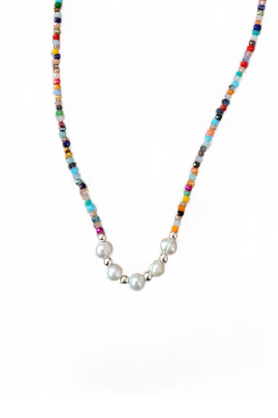 Gargantilla Samarkanda en plata de ley con perlas naturales y piedras semipreciosas multicolor. Gargantilla Samarkanda en plata de ley con perlas naturales y piedras semipreciosas multicolor.
