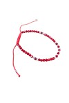 Pulsera de macramé con piedras semipreciosas rojas y bolitas de plata, ajustable con nudo corredizo. Pulsera de macramé con piedras semipreciosas rojas y bolitas de plata, ajustable con nudo corredizo.