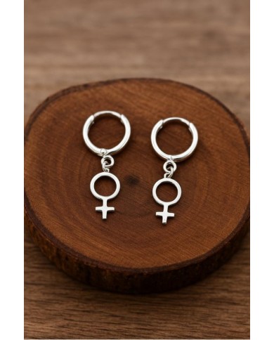 Pendientes aro en plata de ley con colgante del símbolo femenino, diseño artesanal de Samarkanda.