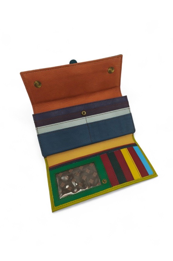 Cartera Soruka Half Moon de piel reciclada multicolor con cierre de solapa y cremallera, diseño sostenible hecho a mano.