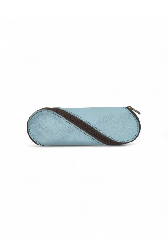 Funda de gafas en piel reciclada Soruka con cierre transversal de cremallera, disponible en varios colores.