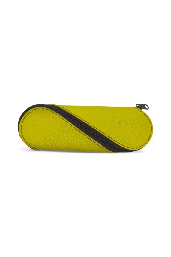 Funda de gafas en piel reciclada Soruka con cierre transversal de cremallera, disponible en varios colores.