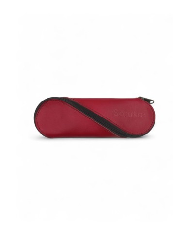 Funda de gafas en piel reciclada Soruka con cierre transversal de cremallera, disponible en varios colores.