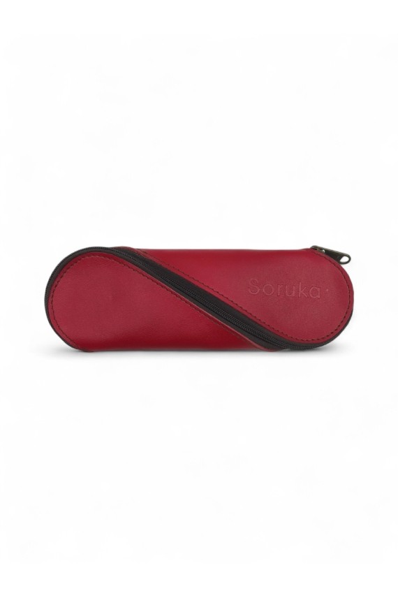 Funda de gafas en piel reciclada Soruka con cierre transversal de cremallera, disponible en varios colores.