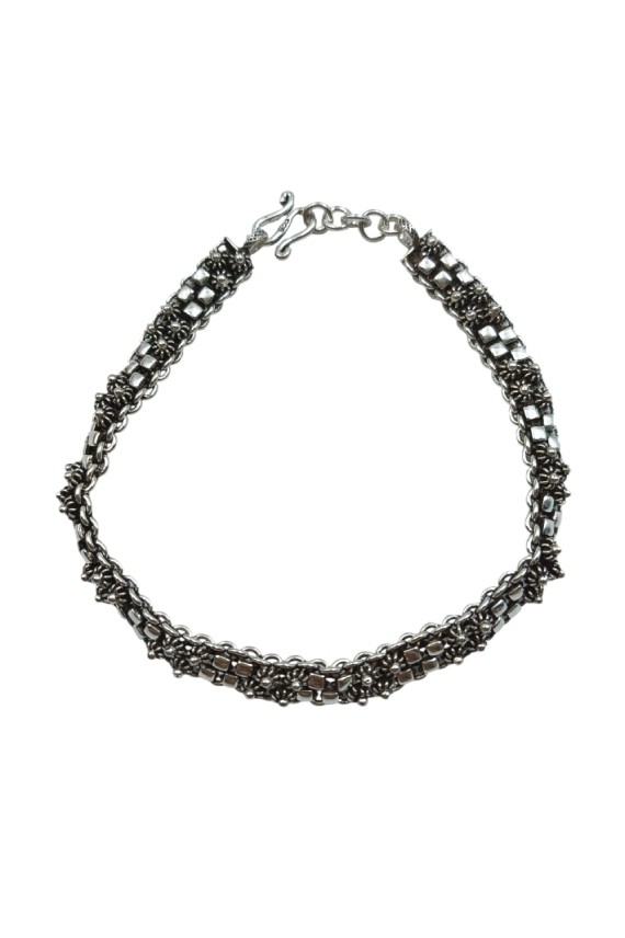 Pulsera de plata doble tejido con eslabones decorativos y cierre tipo gancho