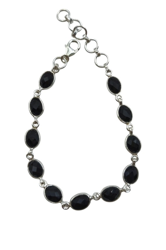Pulsera de plata con piedras de obsidiana morada facetadas y engarce plateado elegante