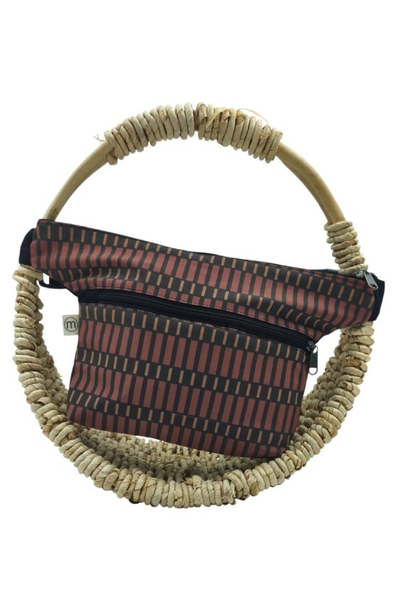 Riñonera de tela con estampado geométrico y doble cremallera, diseño moderno y práctico.